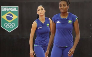 Meninas dão início a sonho do tri olímpico no vôlei